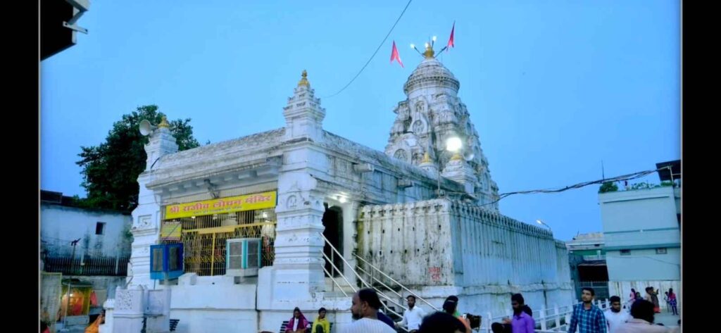 image showing one of the pre wedding location in raipur which is Shri Rajiv Lochan Temple Rajim